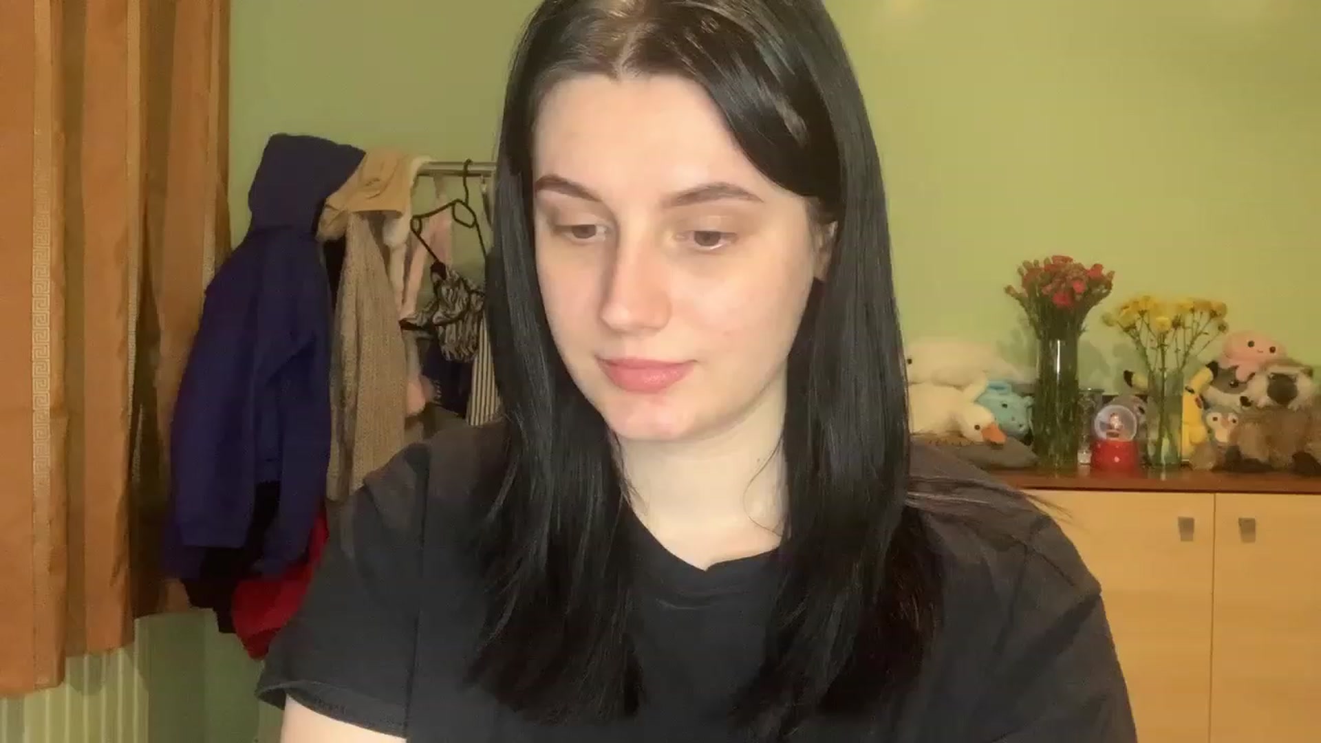Gallery image thumbnail from Mavvka's myfreecams stream on, 12/07/2023, 22:45 image 11 of 20