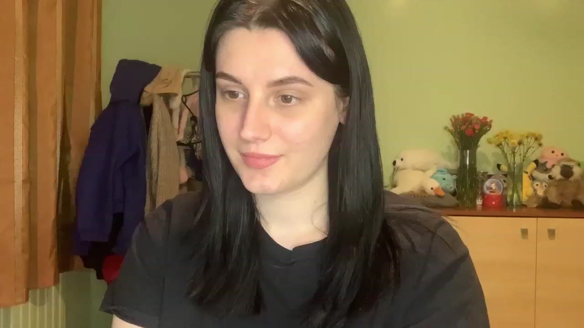 Gallery image thumbnail from Mavvka's myfreecams stream on, 12/07/2023, 22:45 image 10 of 20