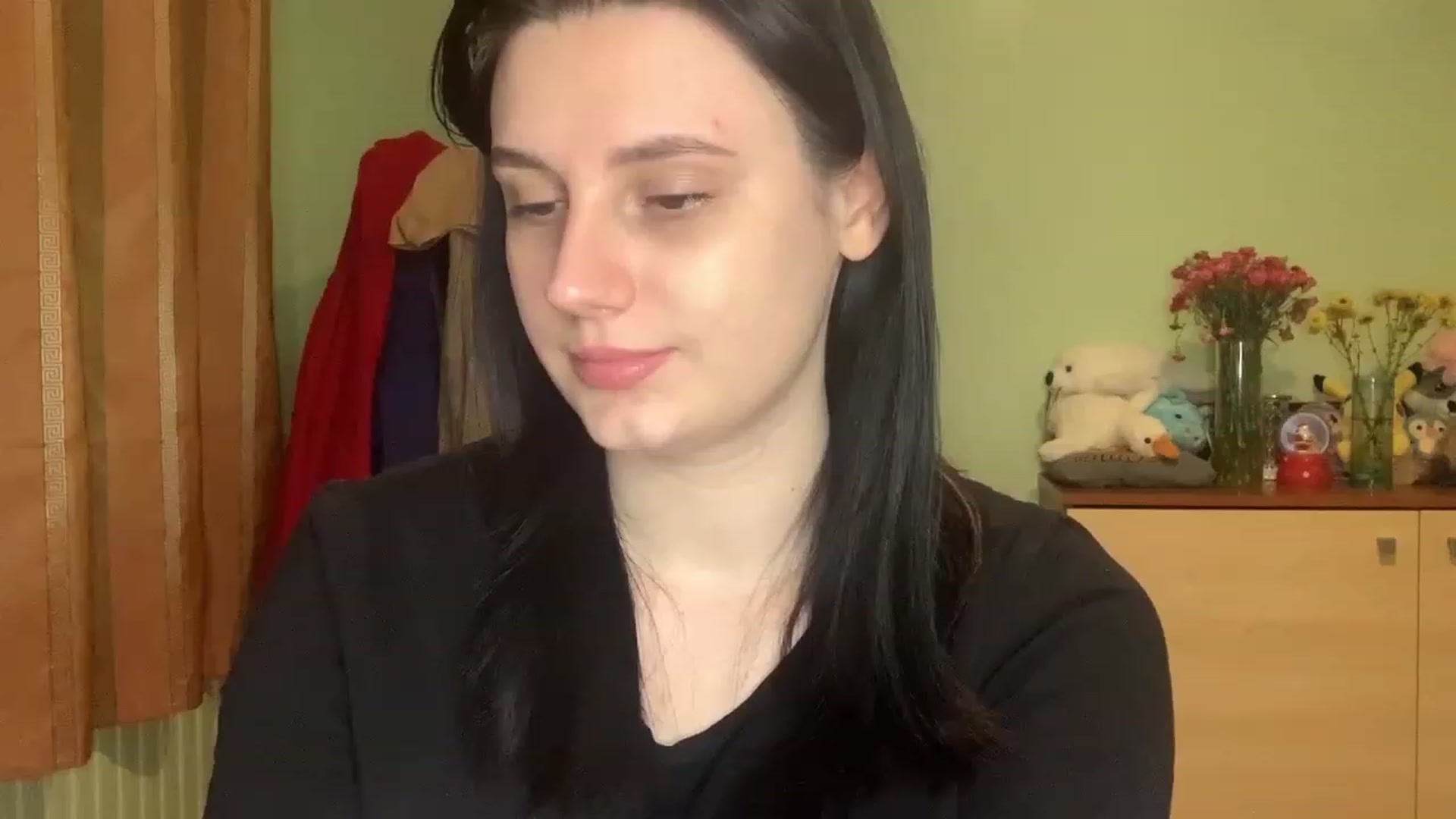 Gallery image thumbnail from Mavvka's myfreecams stream on, 12/15/2023, 21:46 image 16 of 20