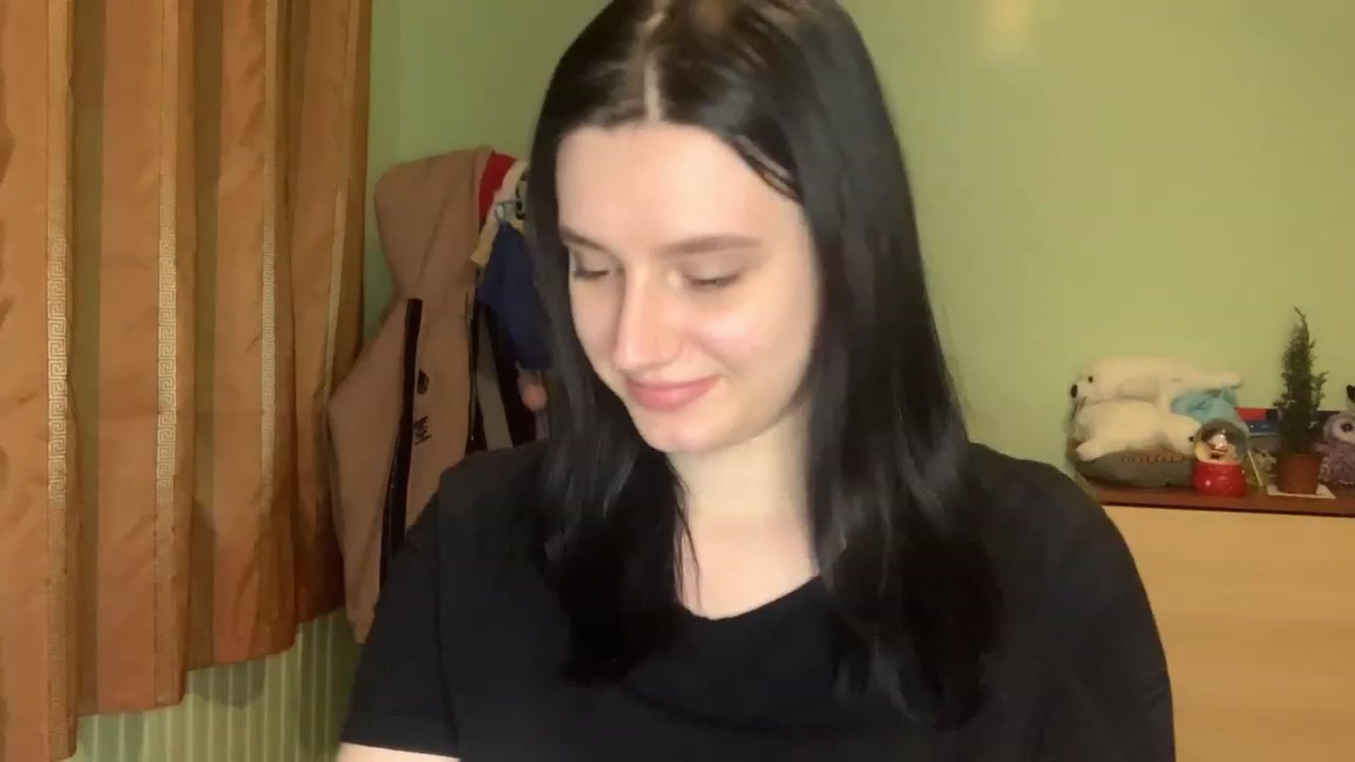 Gallery image thumbnail from Mavvka's myfreecams stream on, 12/24/2023, 21:46 image 12 of 20
