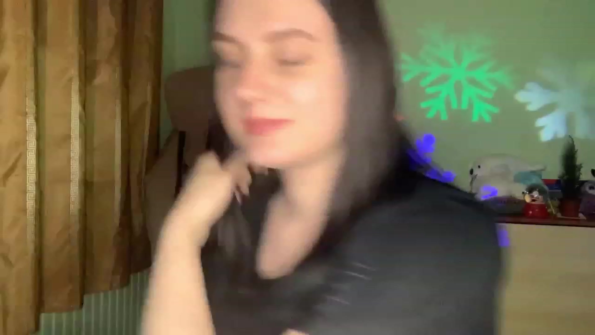 Gallery image thumbnail from Mavvka's myfreecams stream on, 12/24/2023, 21:46 image 14 of 20