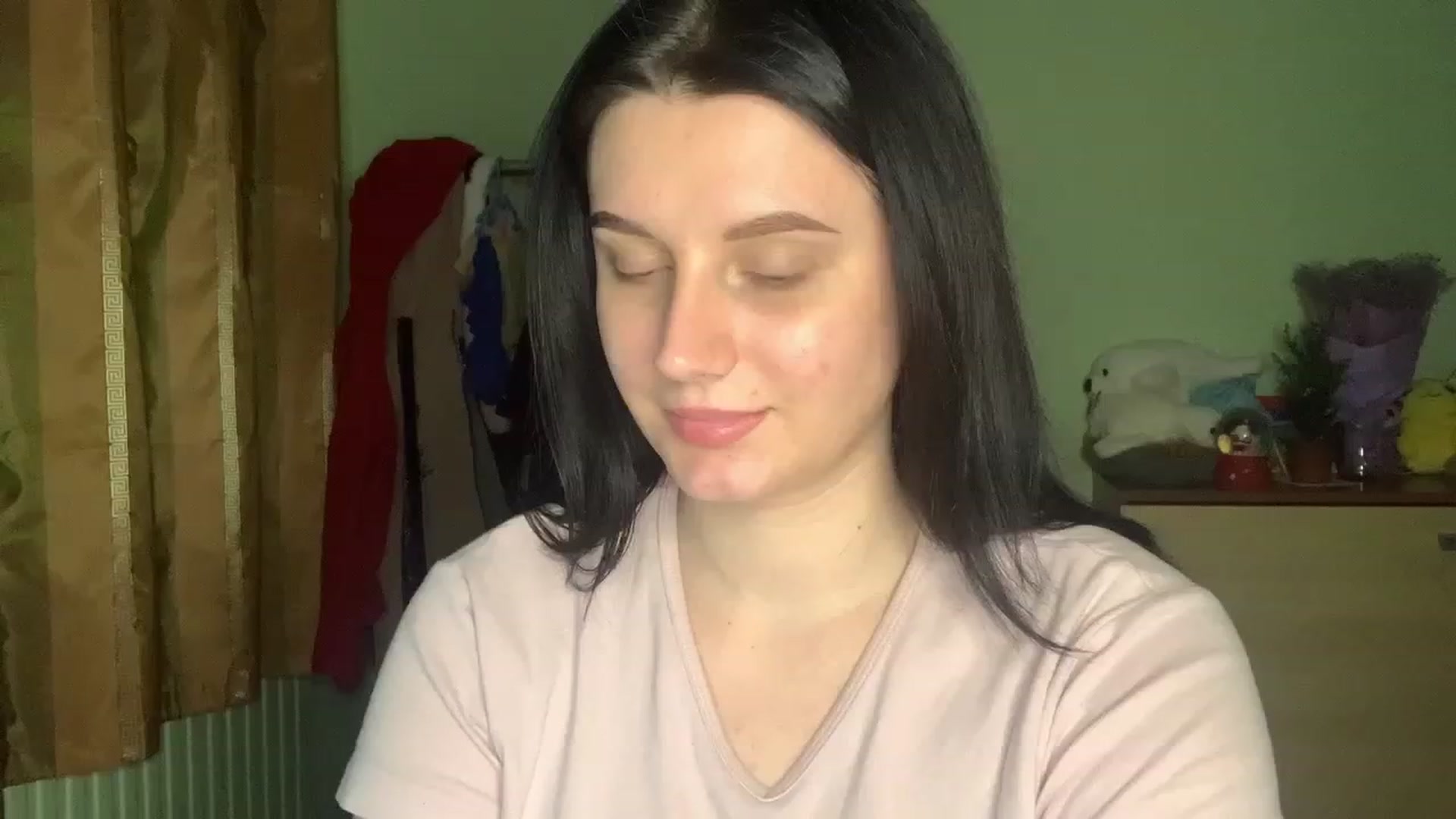 Gallery image thumbnail from Mavvka's myfreecams stream on, 12/28/2023, 23:46 image 14 of 20