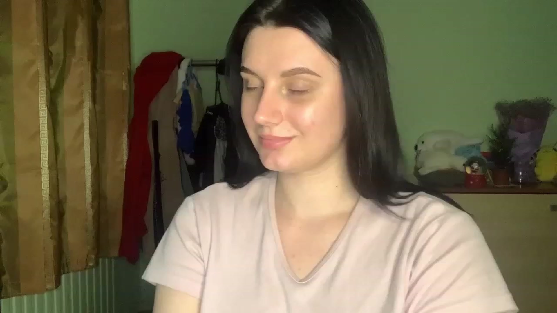 Gallery image thumbnail from Mavvka's myfreecams stream on, 12/28/2023, 23:46 image 17 of 20