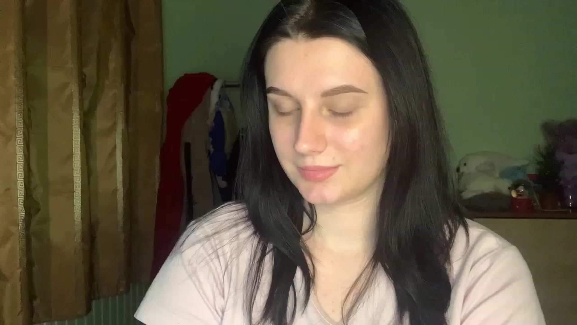 Gallery image thumbnail from Mavvka's myfreecams stream on, 12/28/2023, 23:46 image 4 of 20