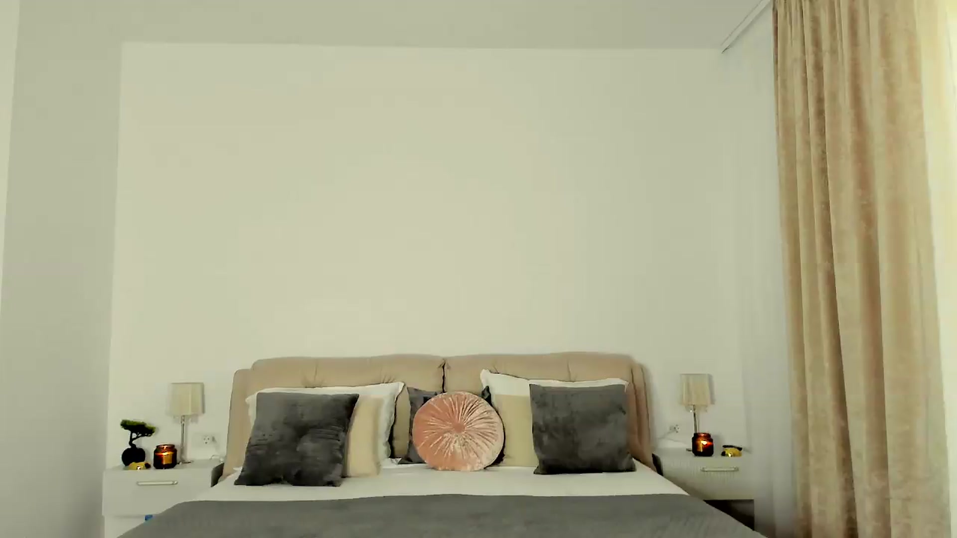 Gallery image thumbnail from Maxblonde's myfreecams stream on, 08/29/2026, 15:46 image 4 of 20
