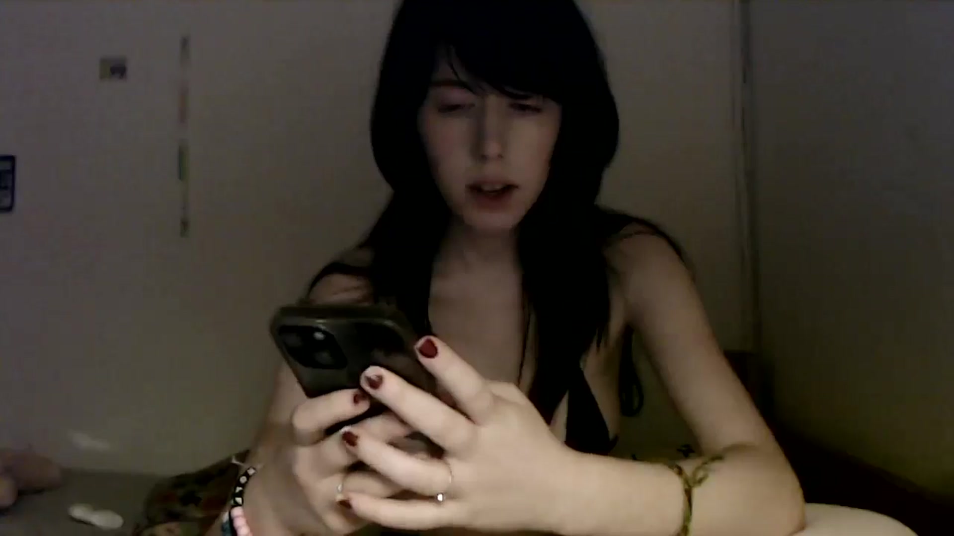 Gallery image thumbnail from MaxieFoxglove's myfreecams stream on, 02/06/2025, 10:12 image 9 of 20