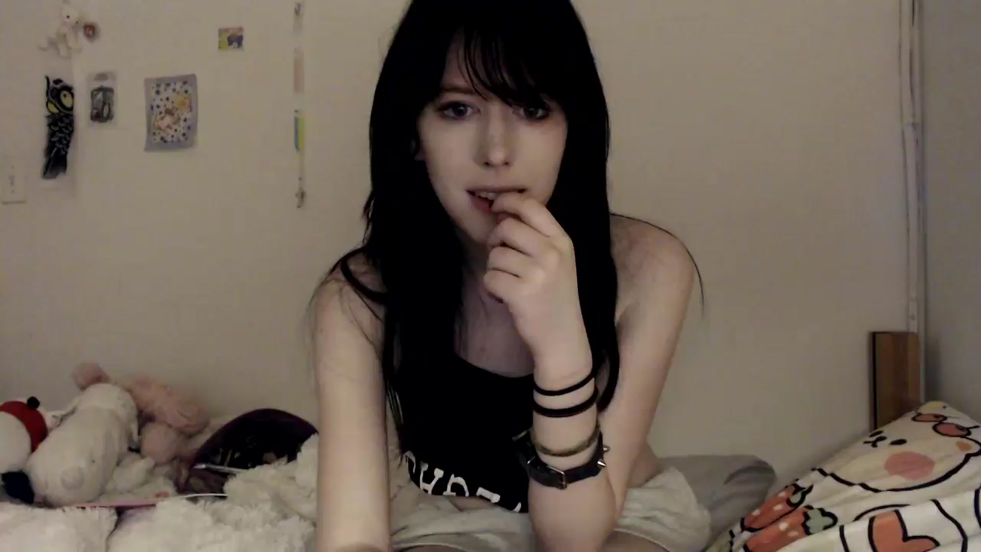 Gallery image thumbnail from MaxieFoxglove's myfreecams stream on, 03/19/2025, 08:55 image 10 of 20