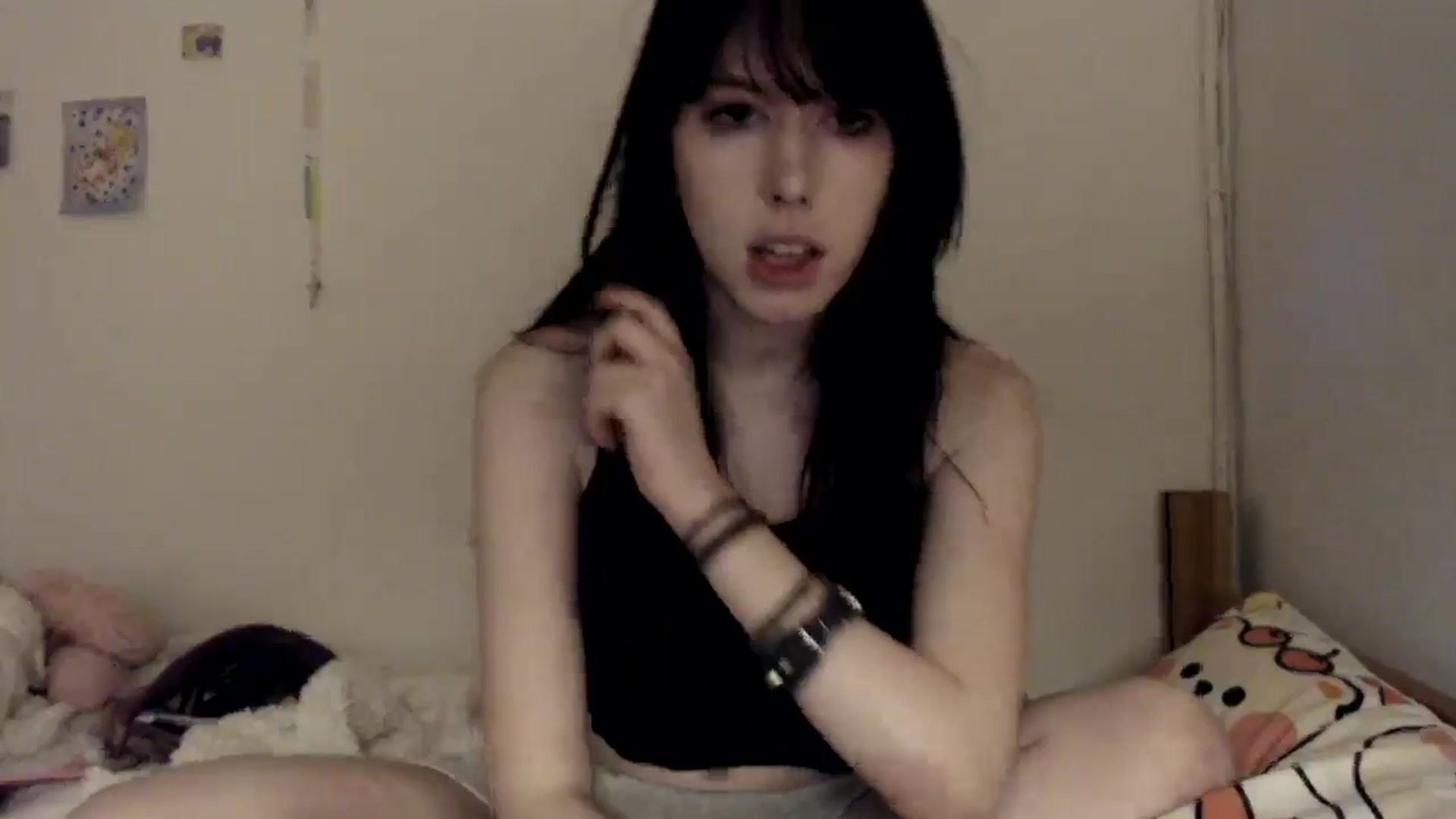 Gallery image thumbnail from MaxieFoxglove's myfreecams stream on, 03/19/2025, 08:55 image 16 of 20