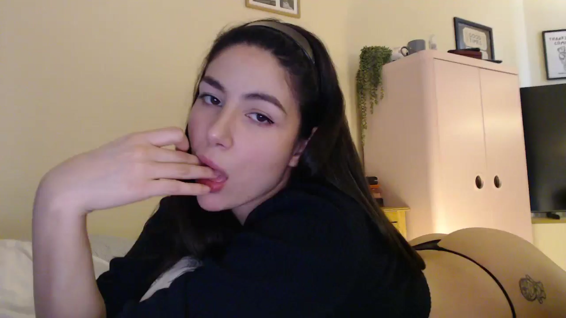 Gallery image thumbnail from Maxine_Black's myfreecams stream on, 02/11/2026, 12:23 image 16 of 20