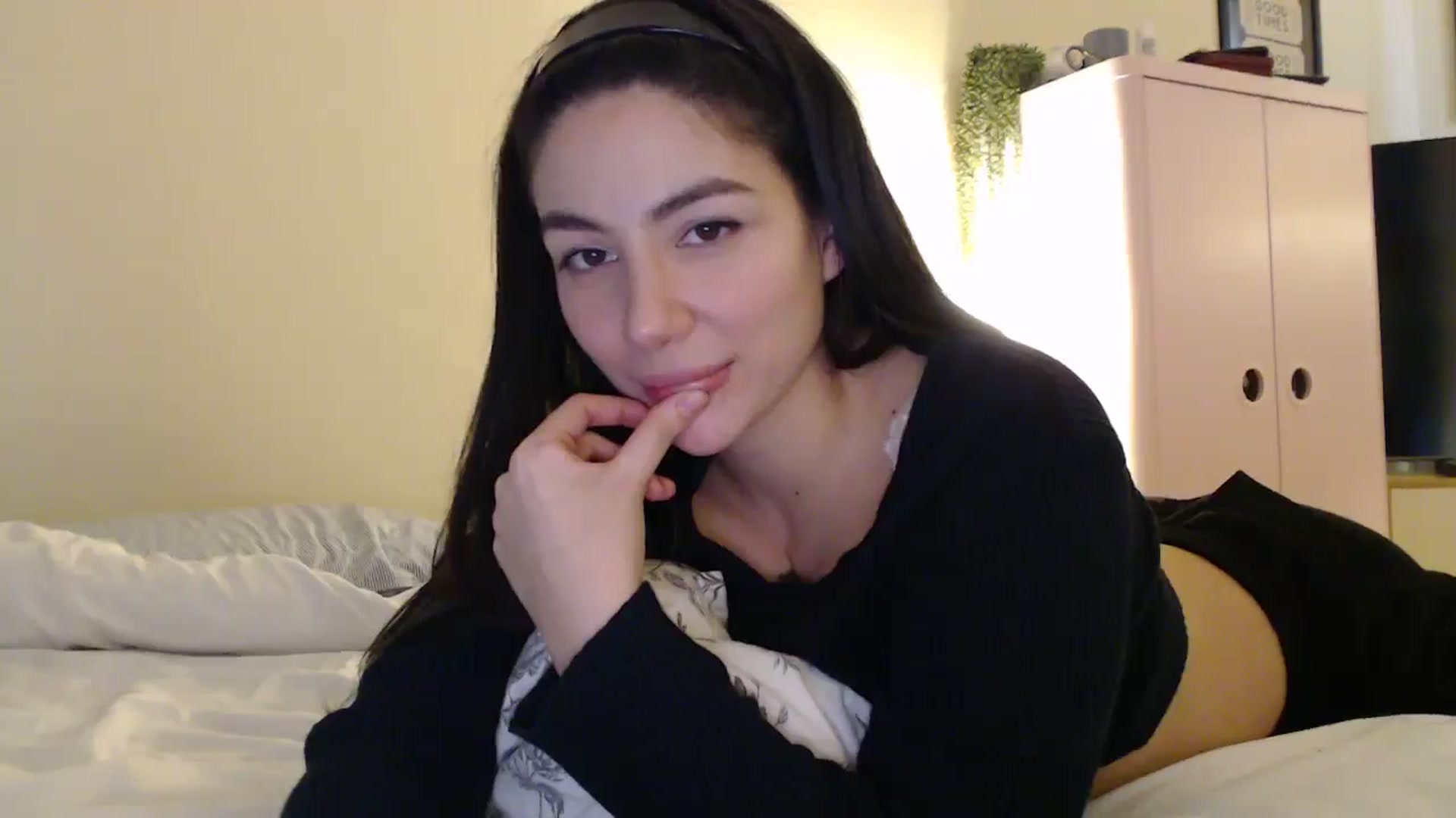 Gallery image thumbnail from Maxine_Black's myfreecams stream on, 02/11/2026, 14:09 image 14 of 20