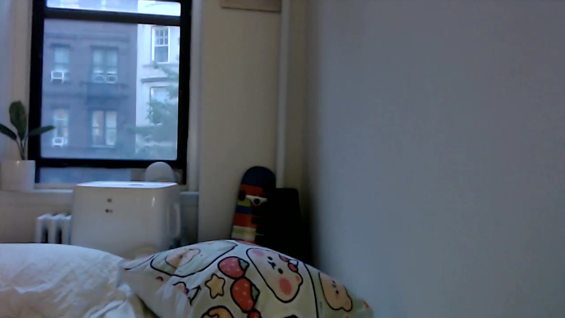 Gallery image thumbnail from MaxxyAugust's myfreecams stream on, 06/18/2024, 24:17 image 18 of 20