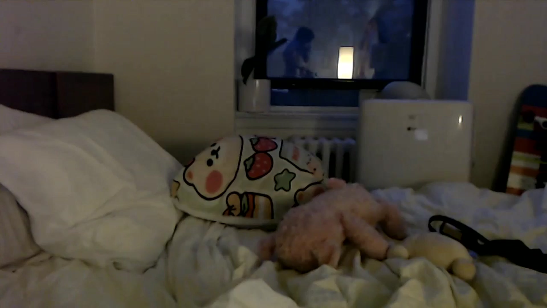 Gallery image thumbnail from MaxxyAugust's myfreecams stream on, 06/29/2024, 01:54 image 8 of 20