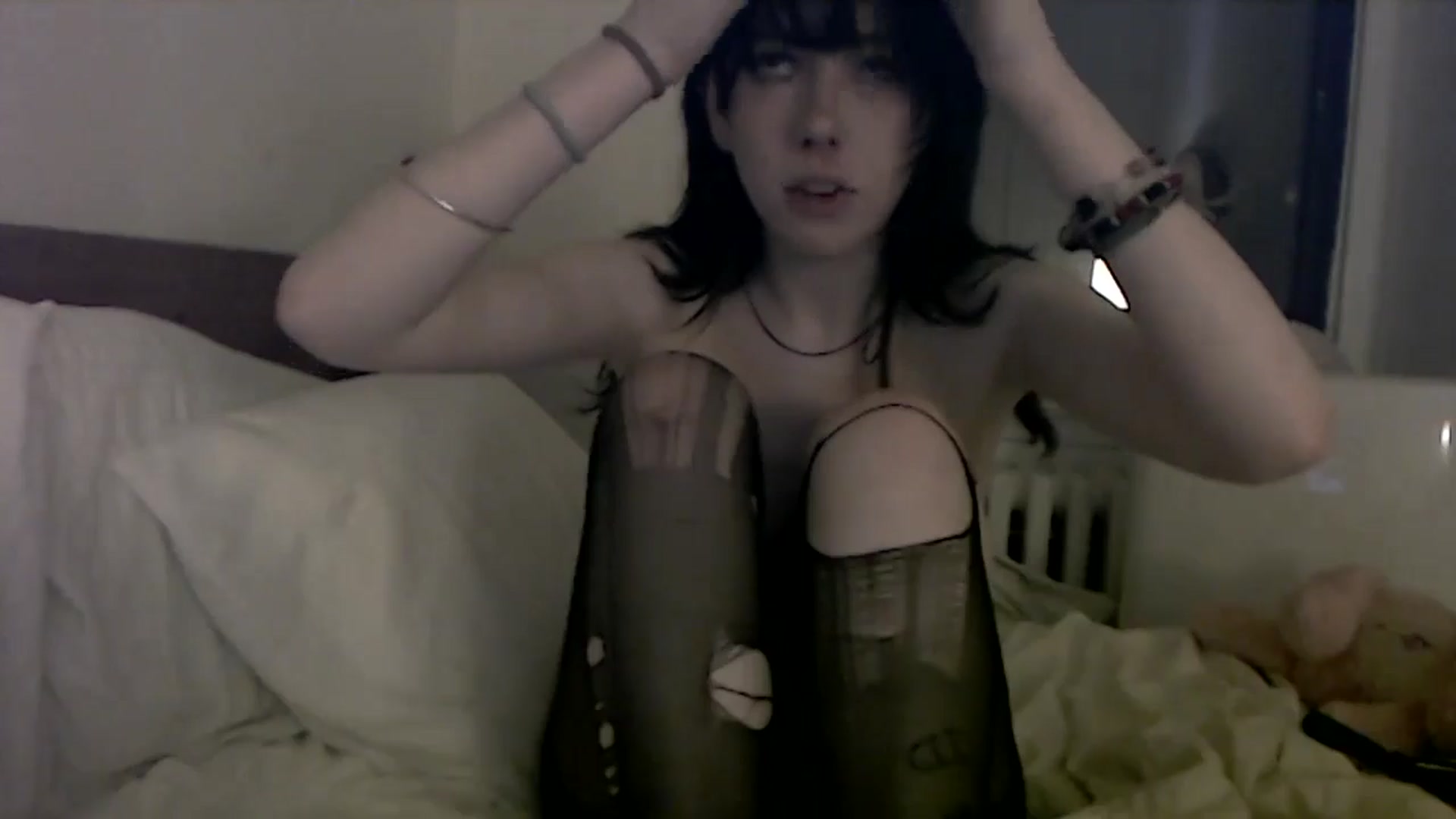 Gallery image thumbnail from MaxxyAugust's myfreecams stream on, 06/29/2024, 02:06 image 13 of 20