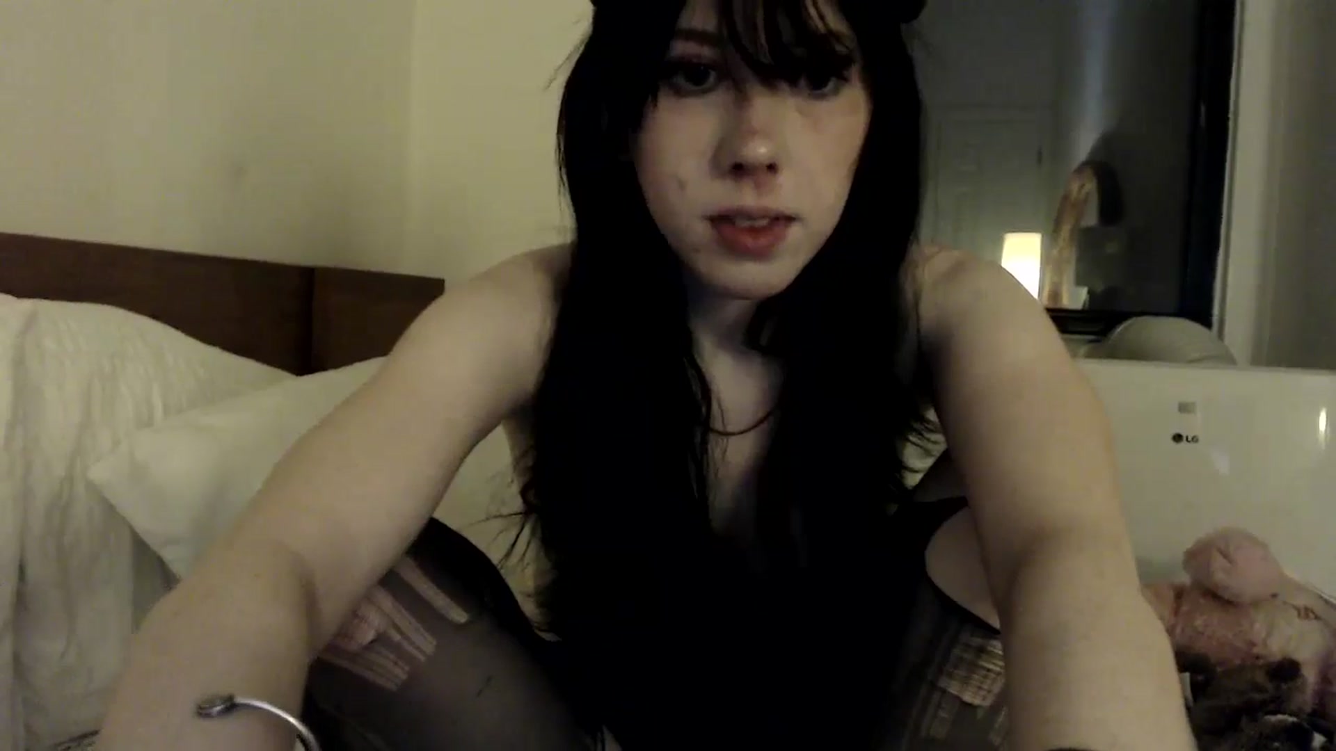 Gallery image thumbnail from MaxxyAugust's myfreecams stream on, 06/29/2024, 03:16 image 13 of 20
