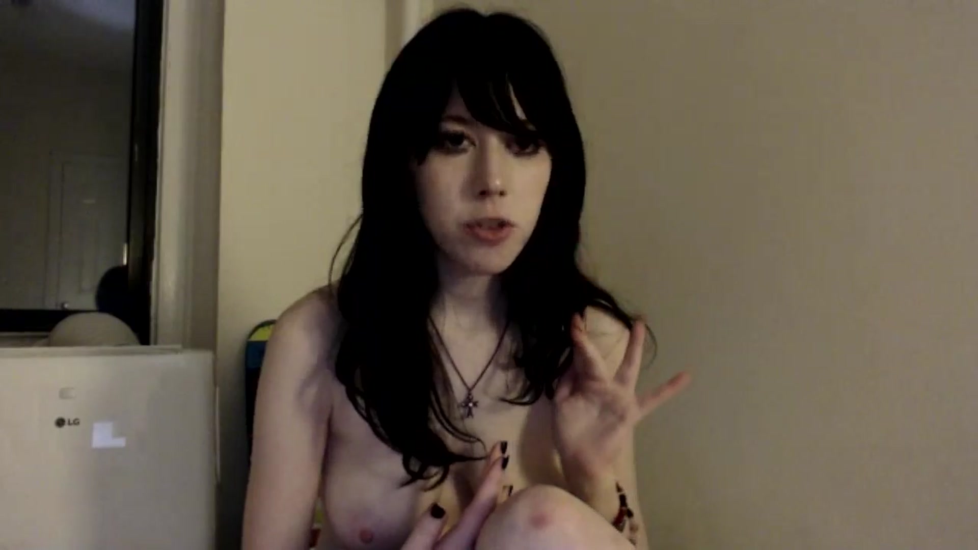 Gallery image thumbnail from MaxxyAugust's myfreecams stream on, 07/15/2024, 07:17 image 18 of 20