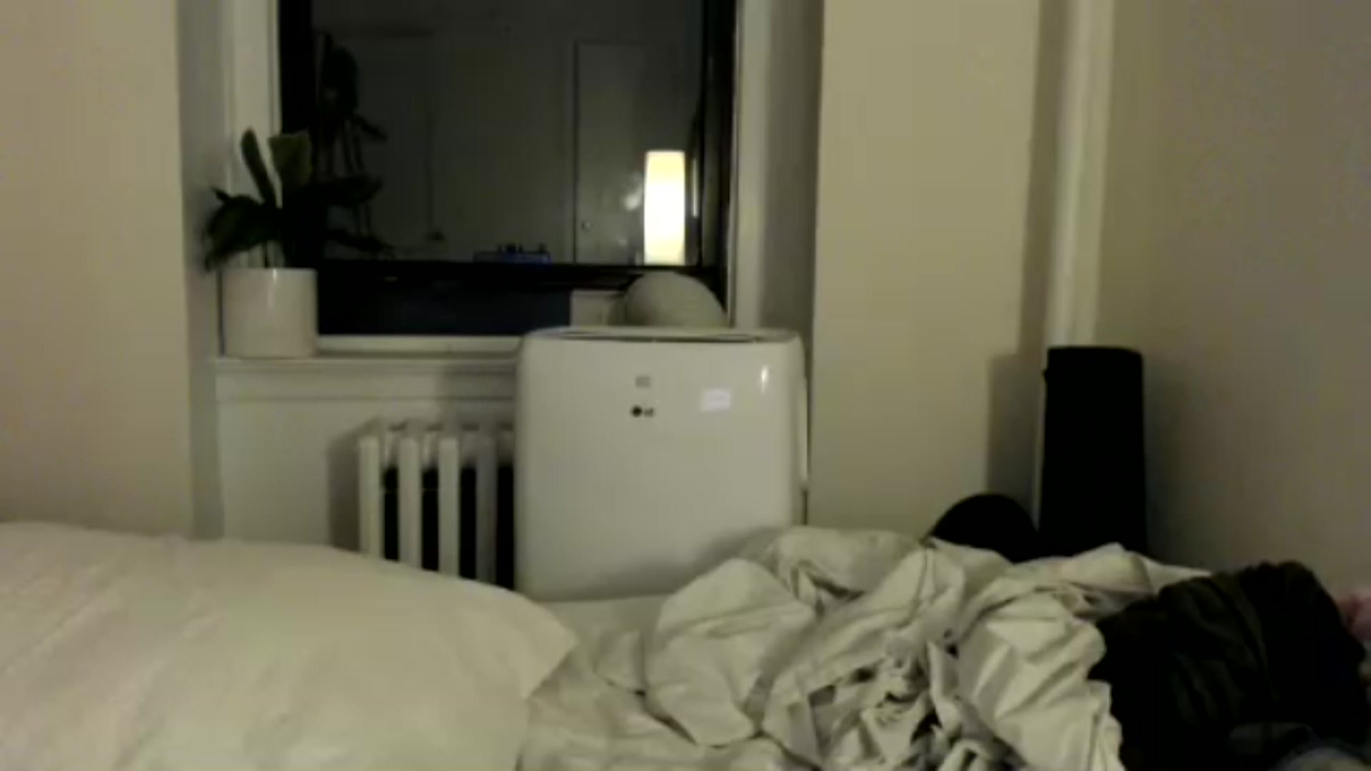 Gallery image thumbnail from MaxxyAugust's myfreecams stream on, 07/20/2024, 04:57 image 16 of 20