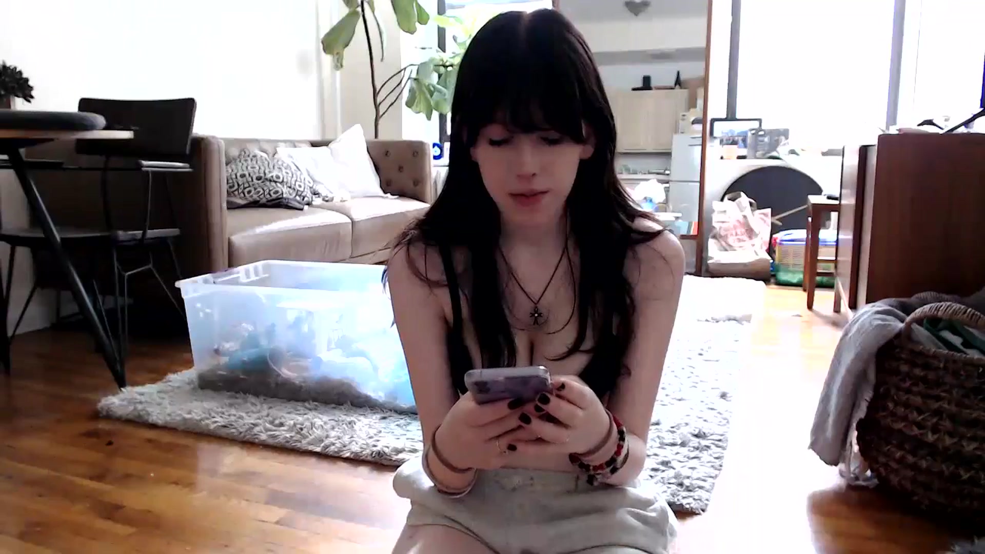 Gallery image thumbnail from MaxxyAugust's myfreecams stream on, 07/22/2024, 17:03 image 18 of 20