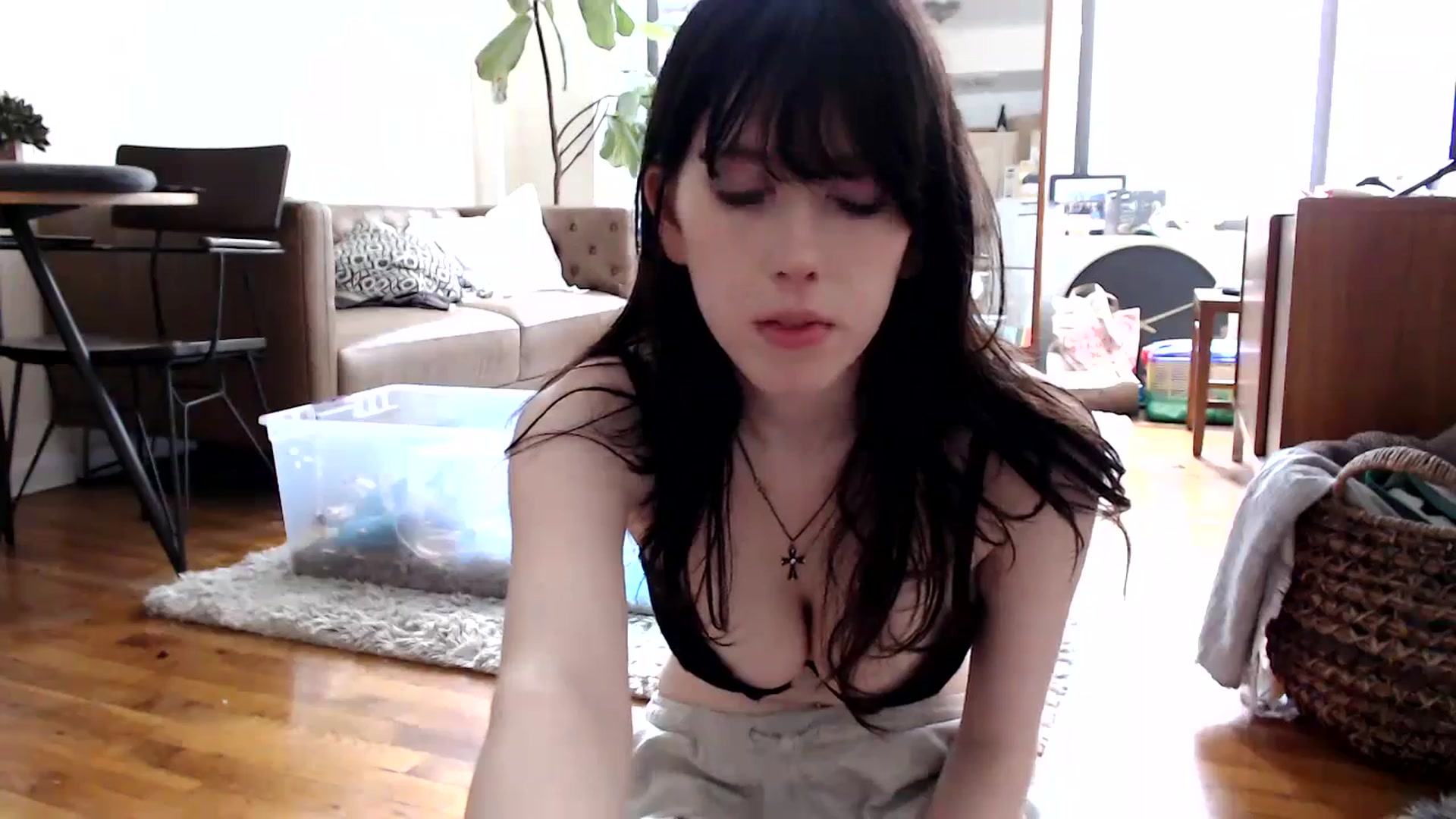 Gallery image thumbnail from MaxxyAugust's myfreecams stream on, 07/22/2024, 17:03 image 20 of 20