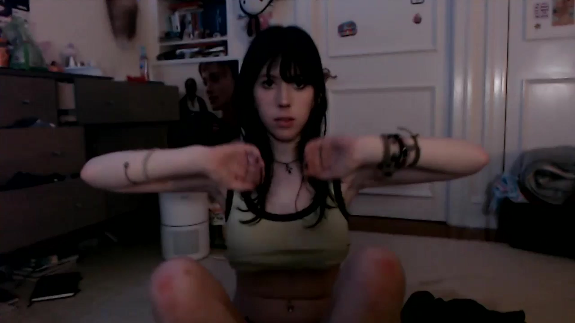Gallery image thumbnail from MaxxyAugust's myfreecams stream on, 07/26/2024, 03:58 image 18 of 20