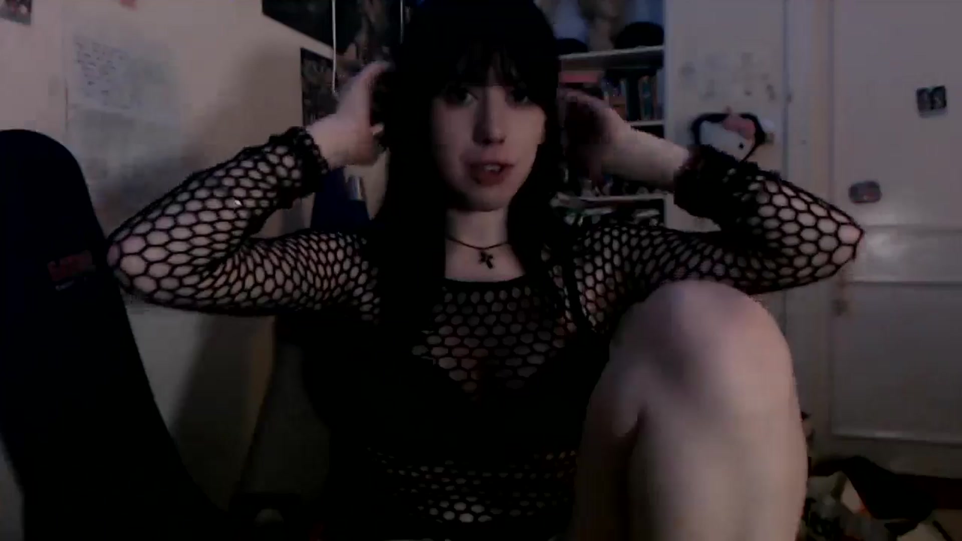 Gallery image thumbnail from MaxxyAugust's myfreecams stream on, 08/04/2024, 03:03 image 3 of 20