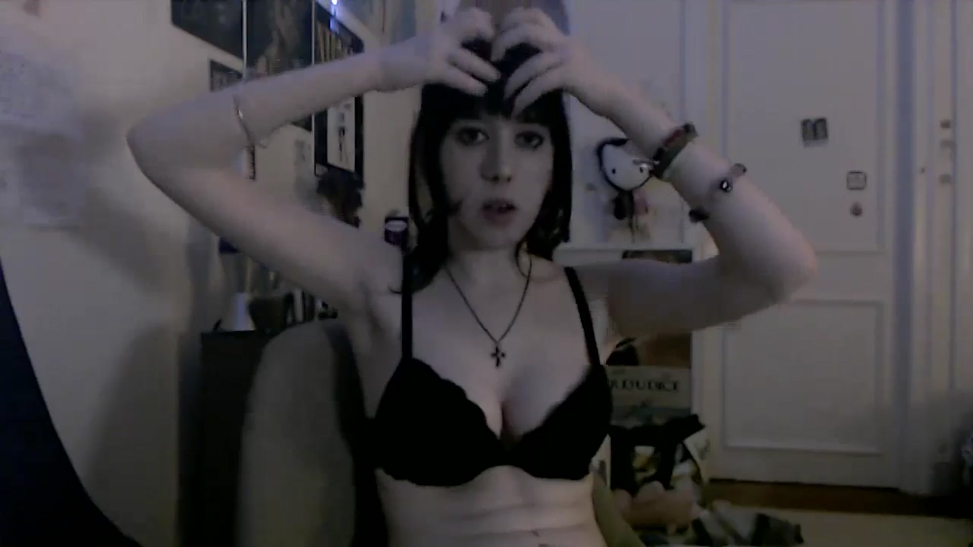 Gallery image thumbnail from MaxxyAugust's myfreecams stream on, 08/06/2024, 03:02 image 12 of 20