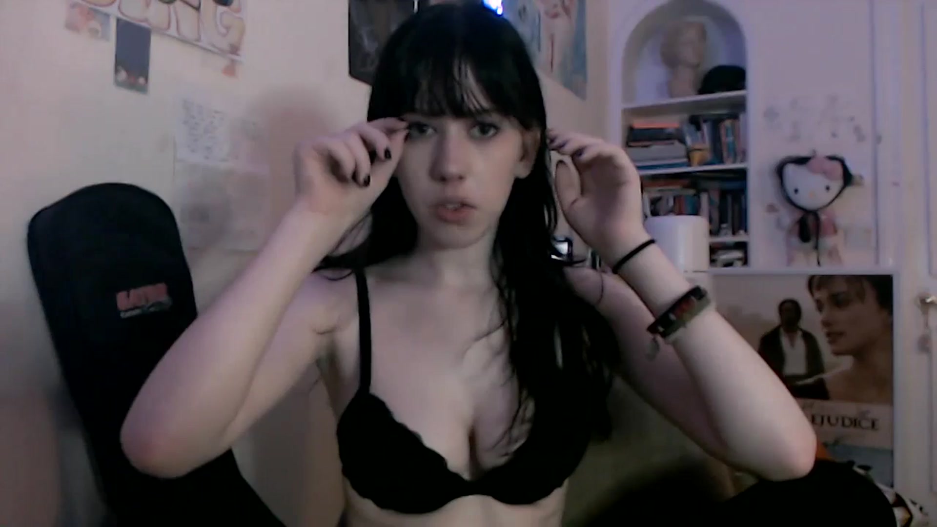 Gallery image thumbnail from MaxxyAugust's myfreecams stream on, 08/25/2024, 08:31 image 4 of 20