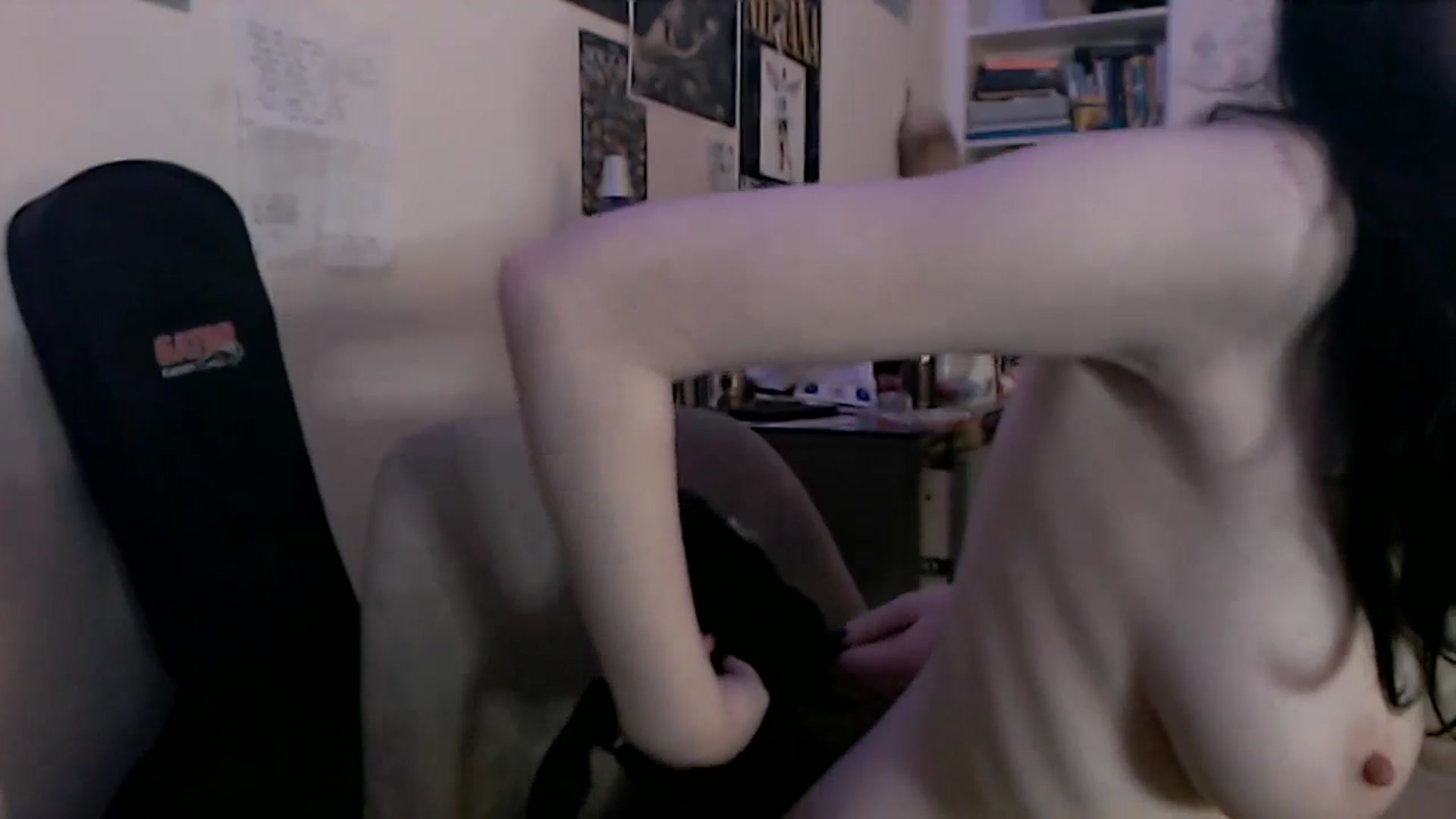 Gallery image thumbnail from MaxxyAugust's myfreecams stream on, 08/25/2024, 08:31 image 12 of 20