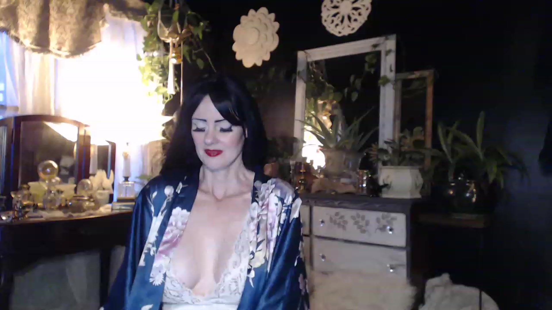 Gallery image thumbnail from MayGray's myfreecams stream on, 12/06/2022, 13:30 image 8 of 20