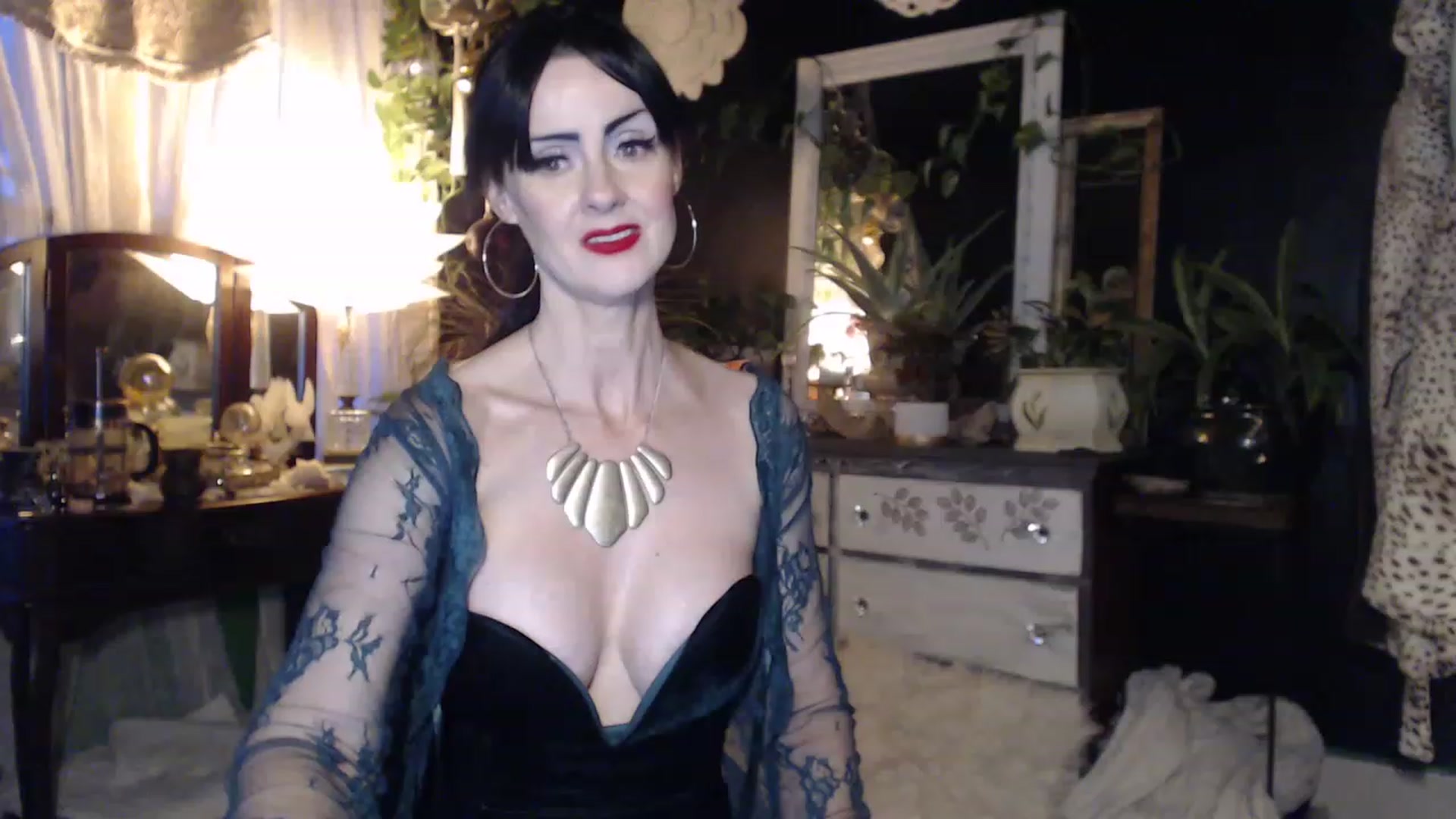 Gallery image thumbnail from MayGray's myfreecams stream on, 12/10/2022, 13:34 image 7 of 20
