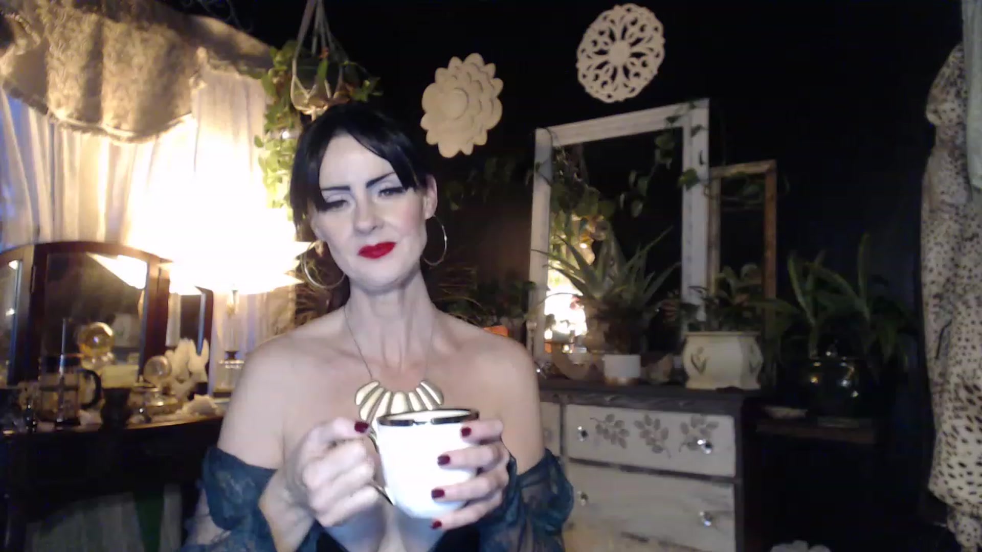 Gallery image thumbnail from MayGray's myfreecams stream on, 12/10/2022, 13:34 image 2 of 20