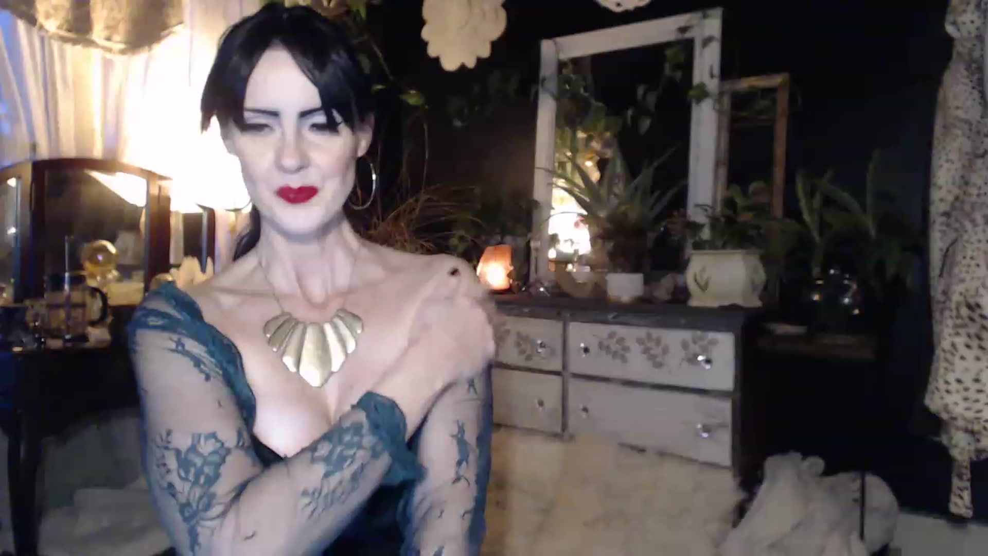 Gallery image thumbnail from MayGray's myfreecams stream on, 12/10/2022, 13:34 image 10 of 20