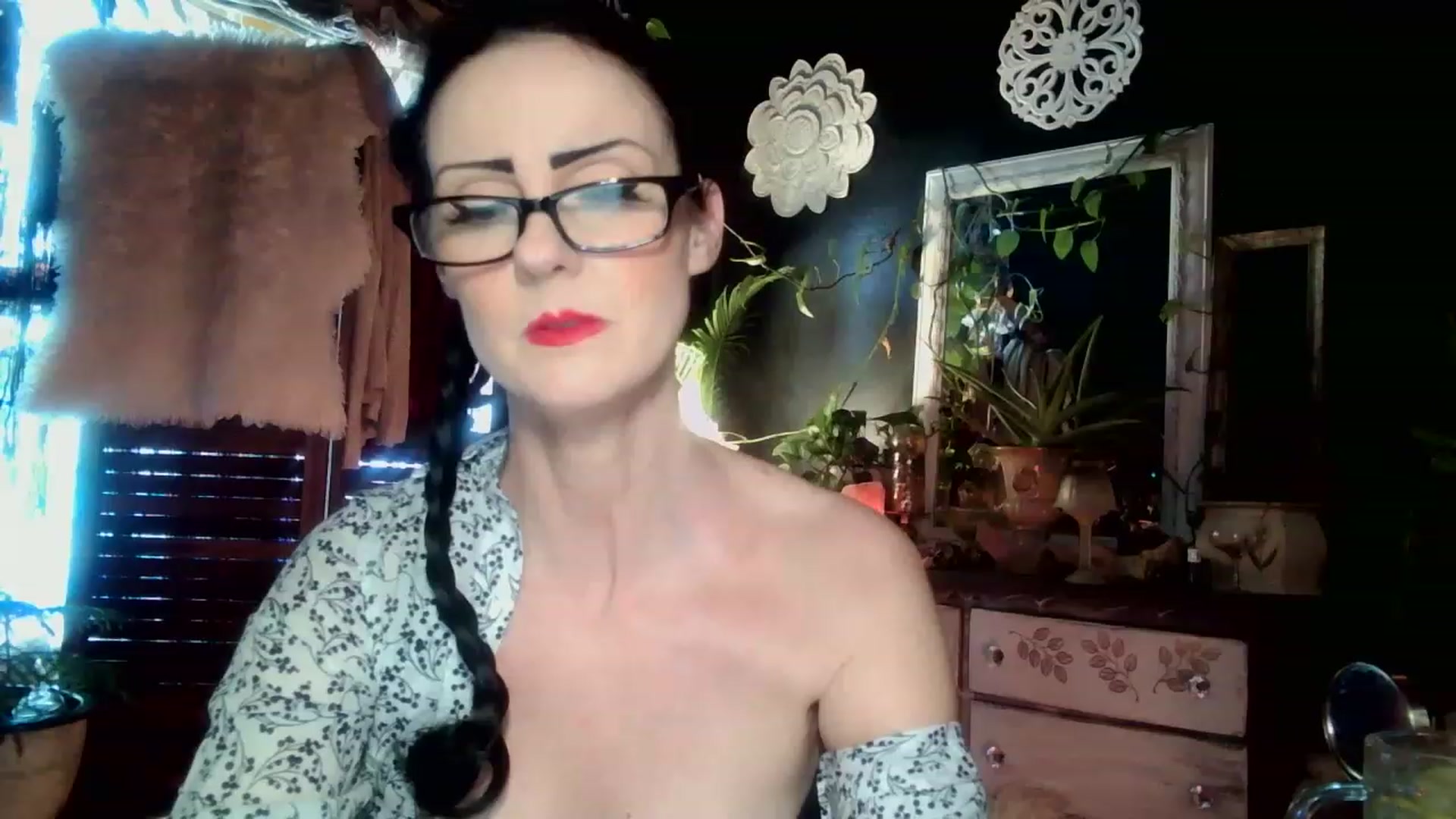 Gallery image thumbnail from MayGray's myfreecams stream on, 03/01/2023, 22:25 image 8 of 20