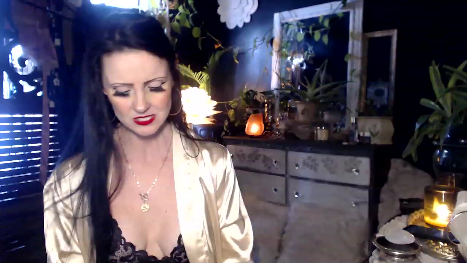 Gallery image thumbnail from MayGray's myfreecams stream on, 03/13/2023, 20:13 image 11 of 20