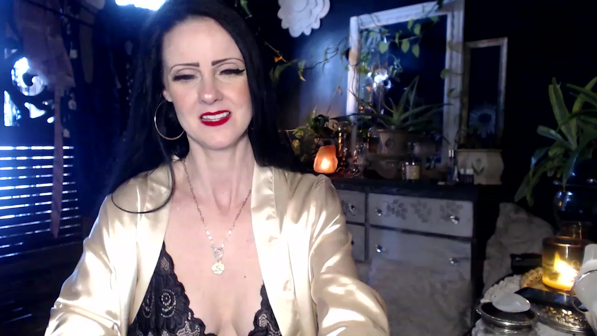 Gallery image thumbnail from MayGray's myfreecams stream on, 03/13/2023, 20:13 image 17 of 20