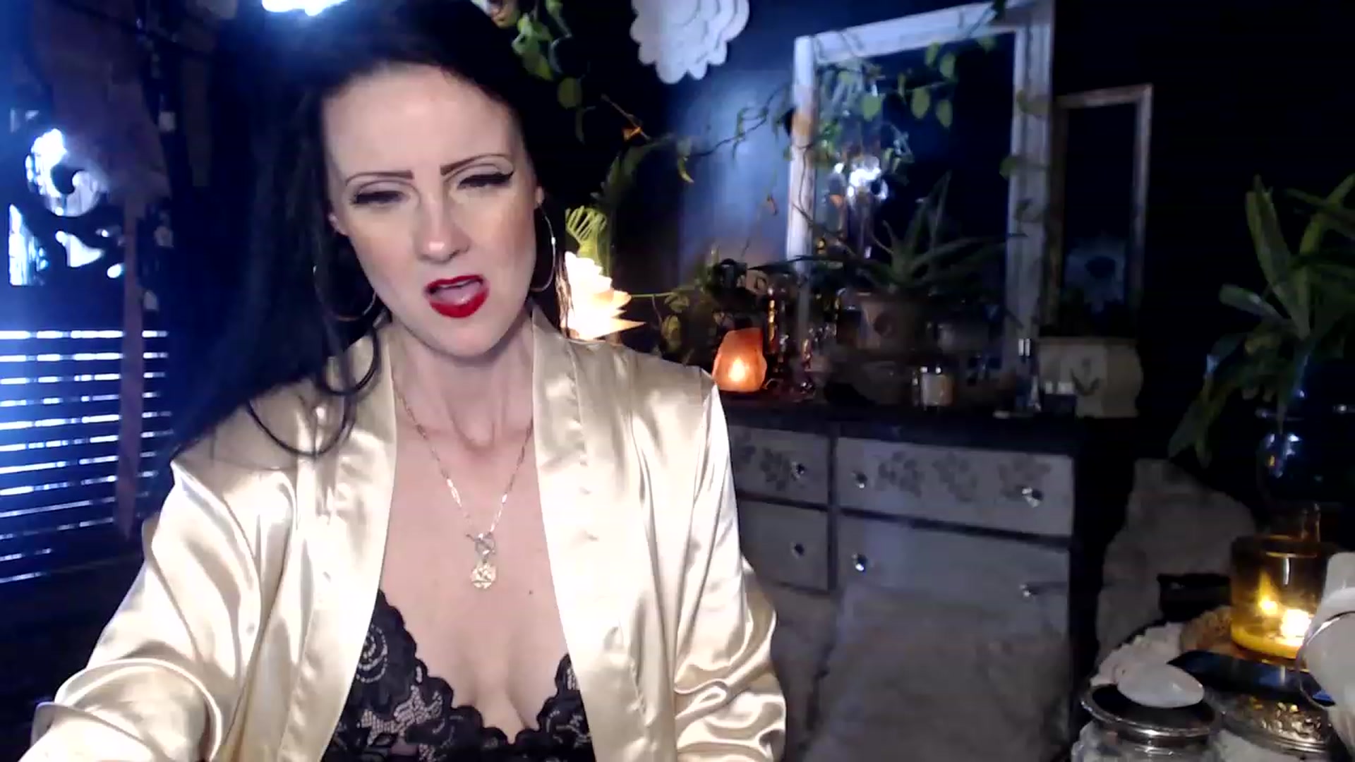 Gallery image thumbnail from MayGray's myfreecams stream on, 03/13/2023, 20:13 image 5 of 20