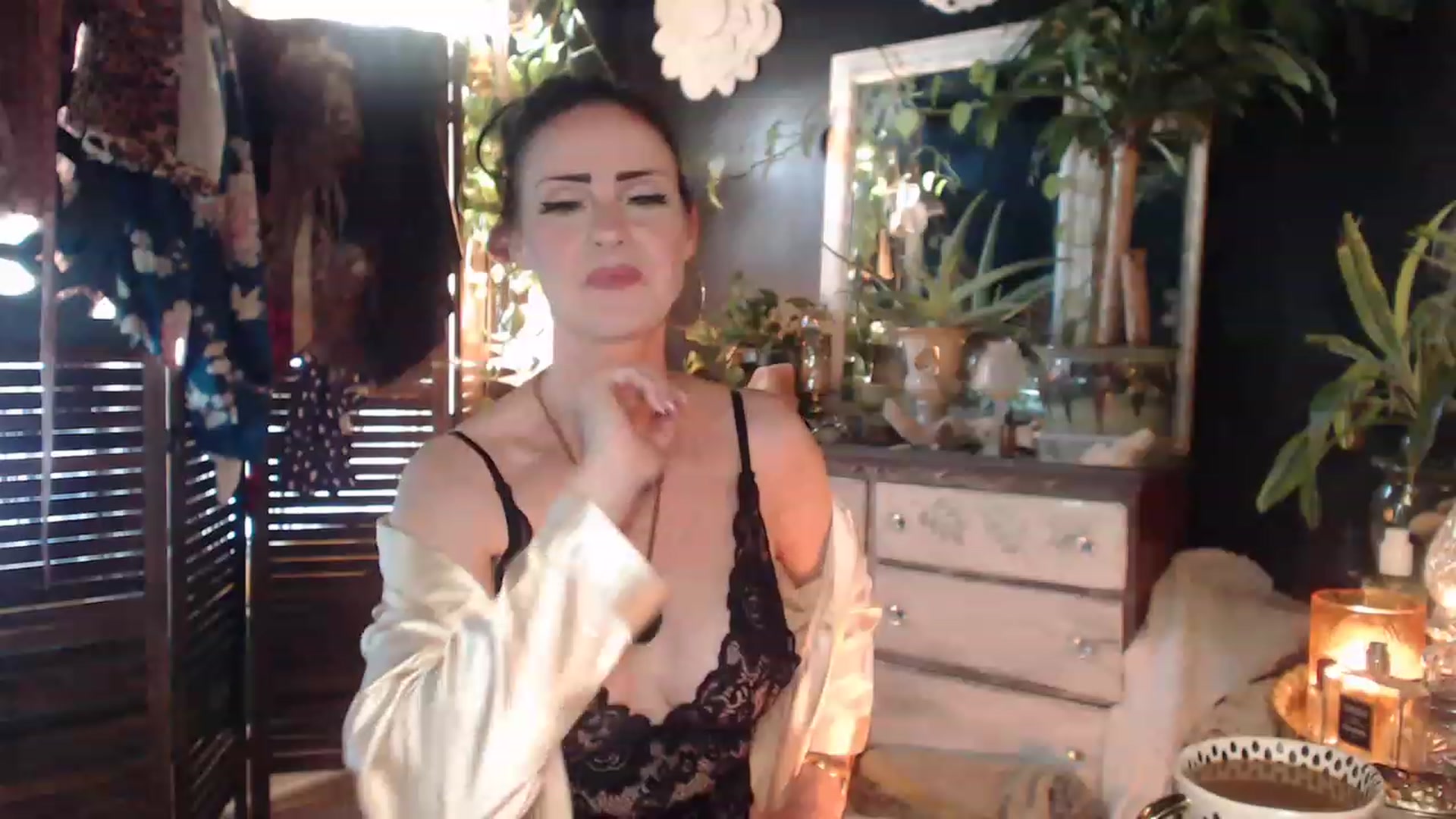 Gallery image thumbnail from MayGray's myfreecams stream on, 04/12/2023, 12:14 image 11 of 20