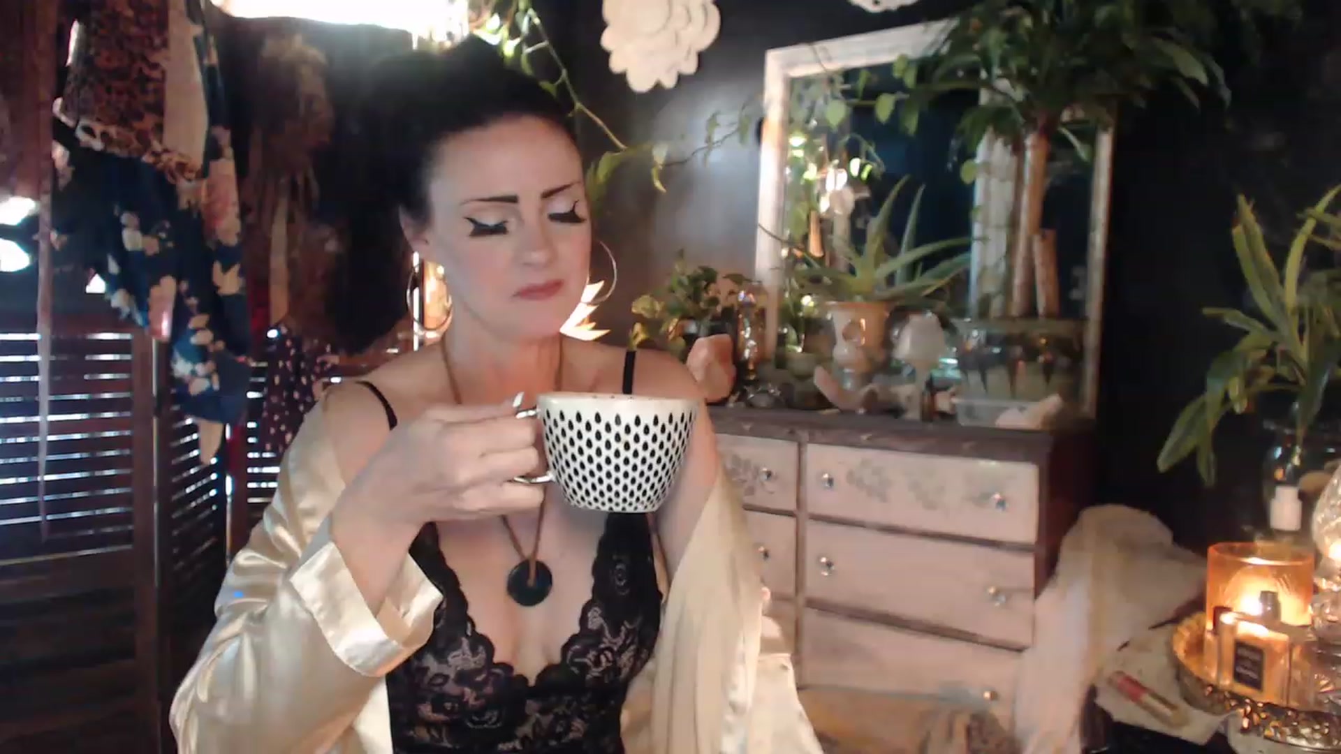 Gallery image thumbnail from MayGray's myfreecams stream on, 04/12/2023, 12:14 image 8 of 20