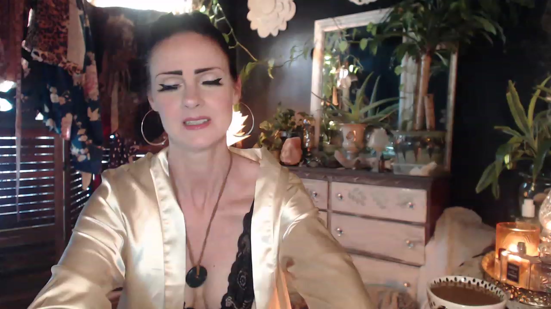 Gallery image thumbnail from MayGray's myfreecams stream on, 04/12/2023, 12:14 image 6 of 20