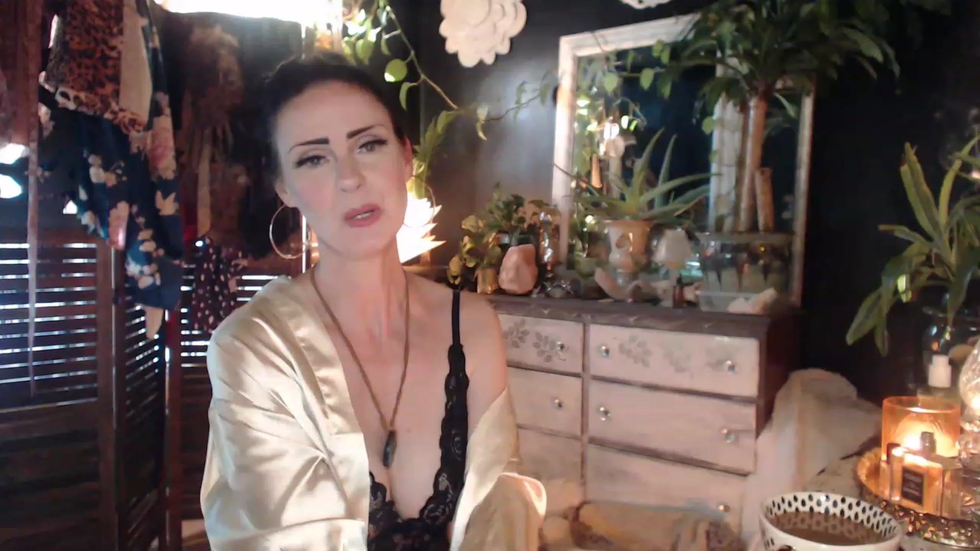 Gallery image thumbnail from MayGray's myfreecams stream on, 04/12/2023, 12:14 image 5 of 20