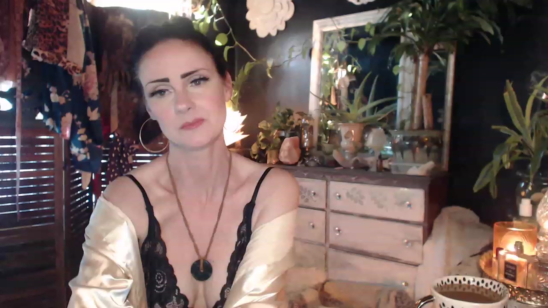 Gallery image thumbnail from MayGray's myfreecams stream on, 04/12/2023, 12:14 image 1 of 20