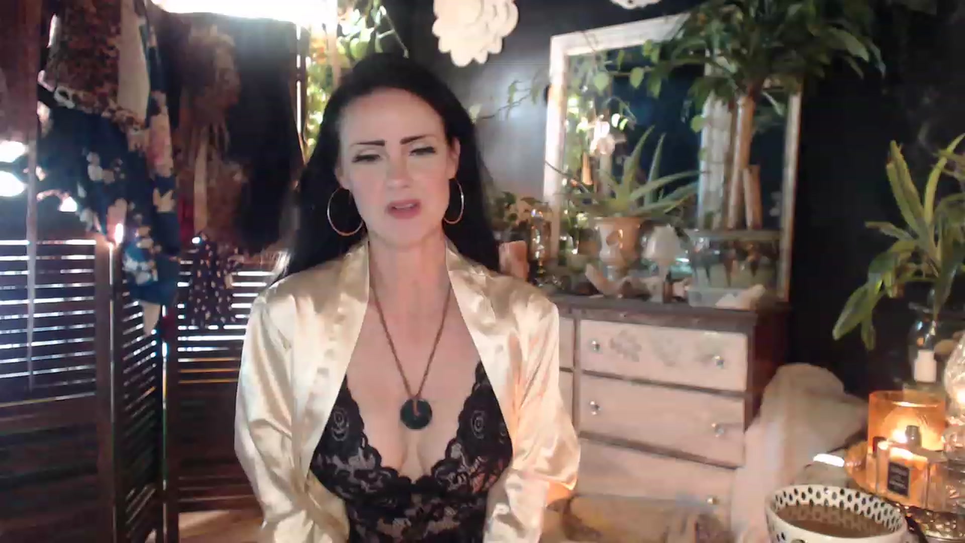 Gallery image thumbnail from MayGray's myfreecams stream on, 04/12/2023, 12:14 image 14 of 20