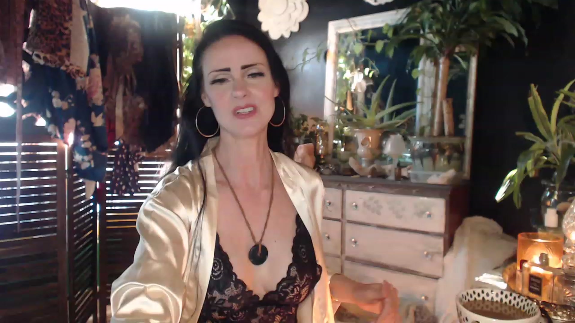 Gallery image thumbnail from MayGray's myfreecams stream on, 04/12/2023, 12:14 image 19 of 20
