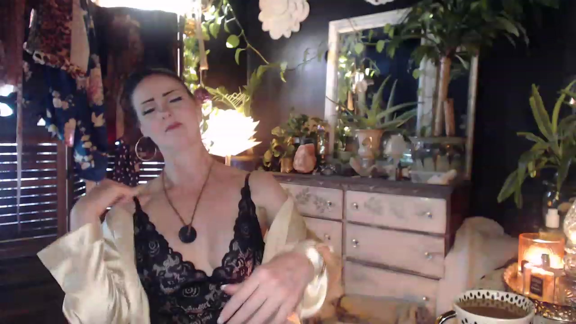 Gallery image thumbnail from MayGray's myfreecams stream on, 04/12/2023, 12:14 image 2 of 20