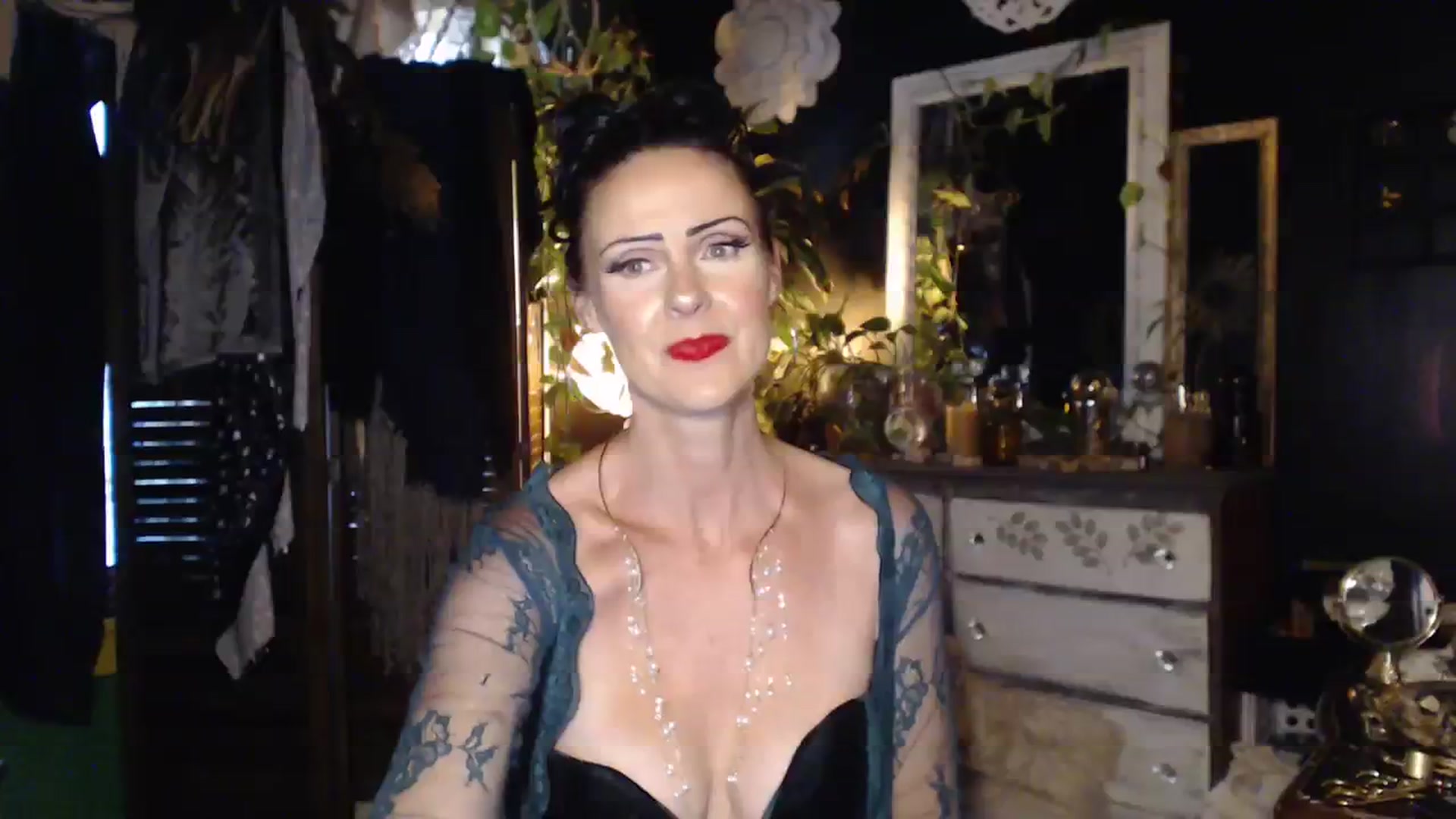 Gallery image thumbnail from MayGray's myfreecams stream on, 08/19/2023, 24:27 image 4 of 20