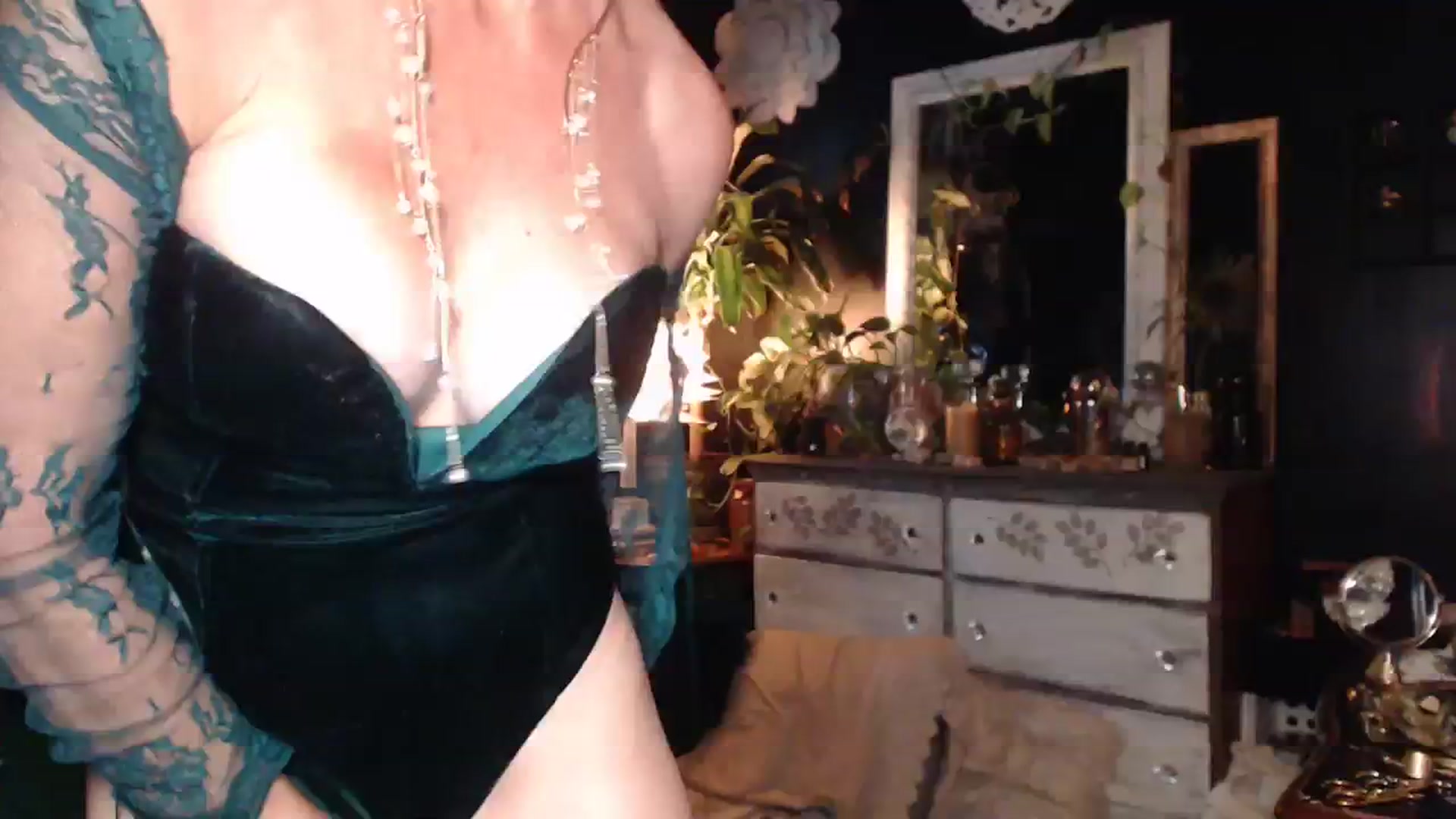 Gallery image thumbnail from MayGray's myfreecams stream on, 08/19/2023, 24:27 image 1 of 20