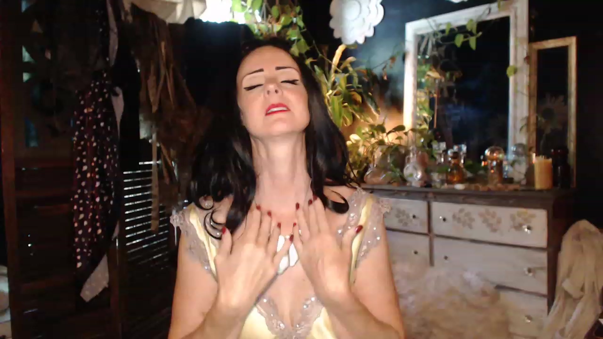 Gallery image thumbnail from MayGray's myfreecams stream on, 08/23/2023, 16:56 image 11 of 20