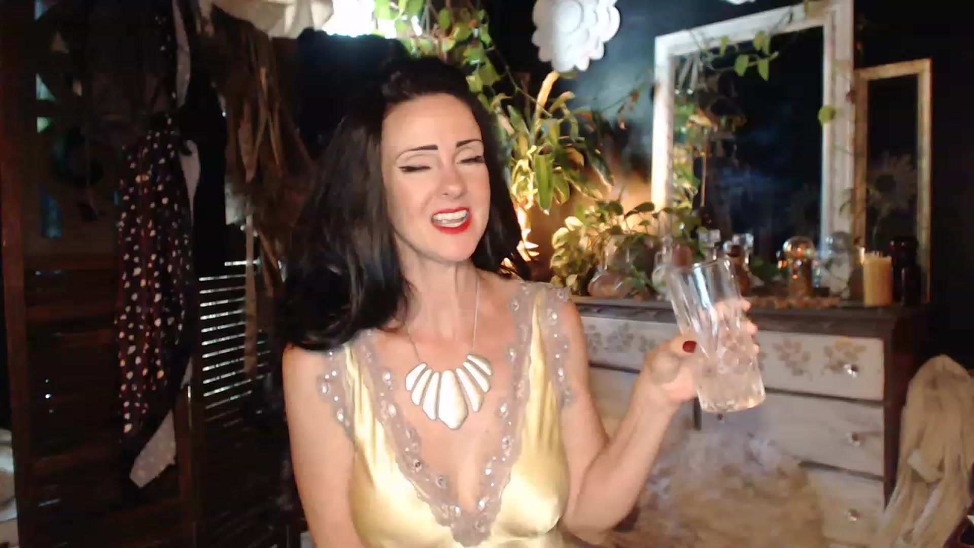 Gallery image thumbnail from MayGray's myfreecams stream on, 08/23/2023, 16:56 image 3 of 20