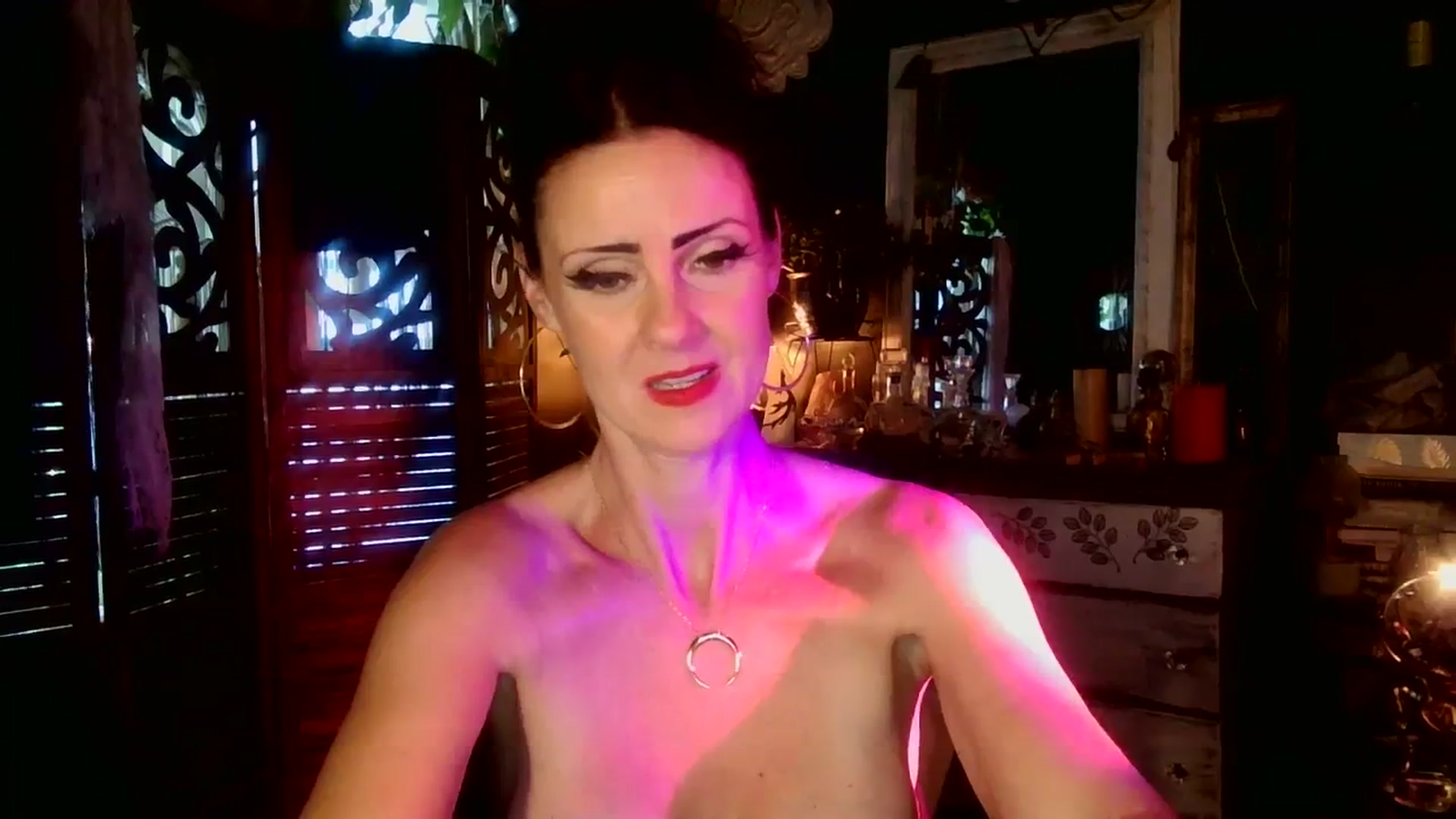 Gallery image thumbnail from MayGray's myfreecams stream on, 10/01/2023, 22:09 image 8 of 20