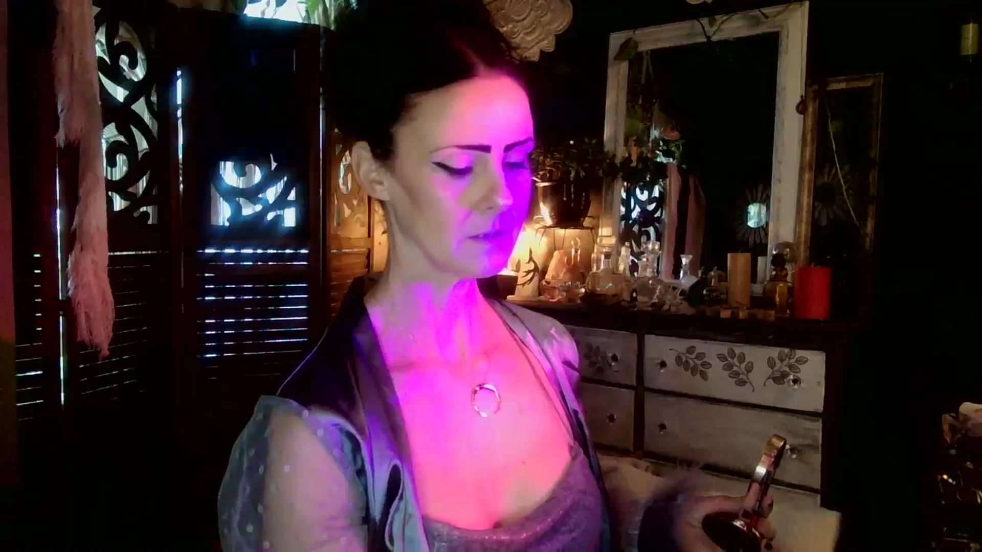 Gallery image thumbnail from MayGray's myfreecams stream on, 10/02/2023, 12:43 image 6 of 20