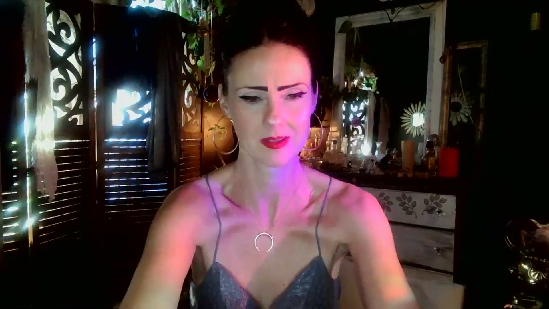 Gallery image thumbnail from MayGray's myfreecams stream on, 10/02/2023, 13:14 image 12 of 20